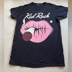 Kid Rock First Kiss Cheap Date Tour 2015 Graphic Concert T-Shirt. Size: S.
